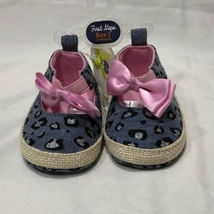NWT- First Steps by Steppingstones Infant Shoe sz2